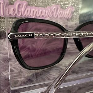 🕶️ COACH -Beautiful Sunglasses! Coach is back & getting super trendy again! L👀k